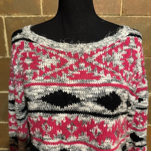 Cache Pink Geometric Knit Fuzzy Boxy Cozy Sweater Women’s L Large - Picture 3 of 9